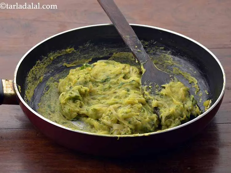 स्टेप 11 – आंच बंद कर दें और इसे थोड़ा ठंडा करने के …