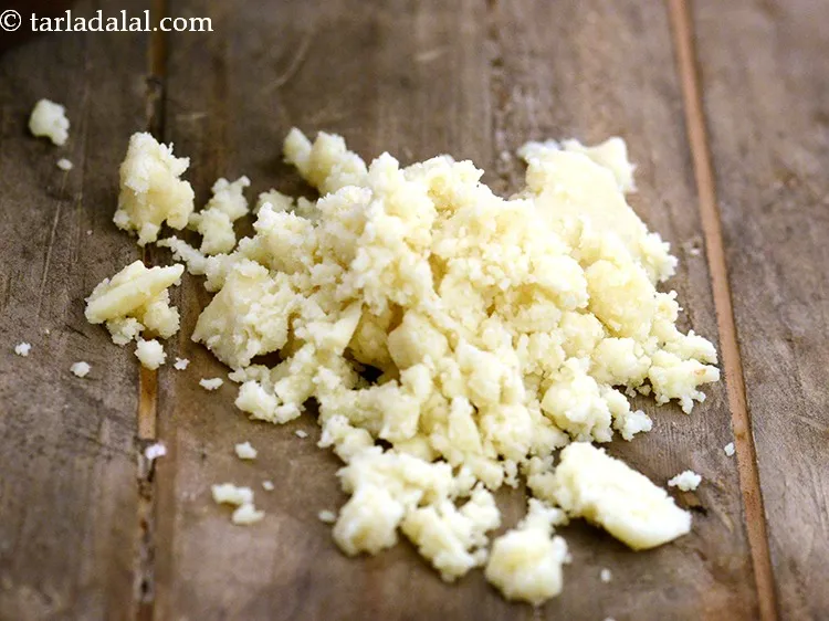 Step 4 – Crumble the mawa well so that you get a uniform mixture.&nbsp;