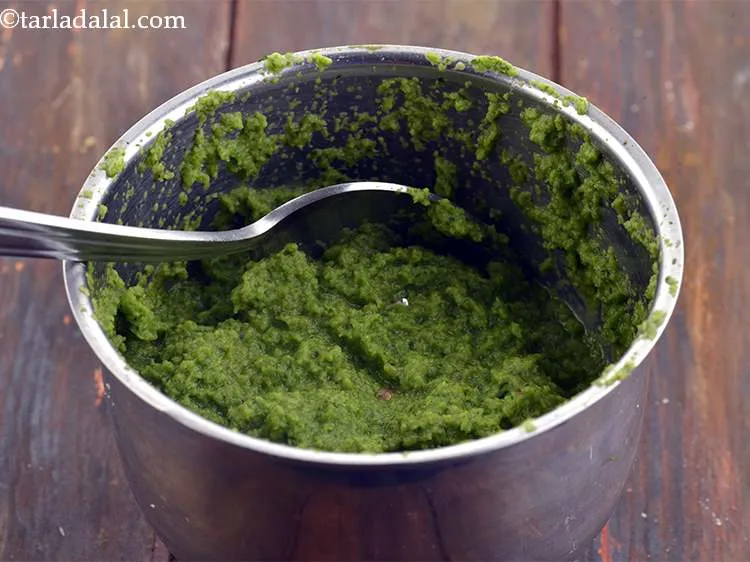 स्टेप 10 – इसे एक मुलायम पेस्ट बनने तक पीस लें। एक तरफ …