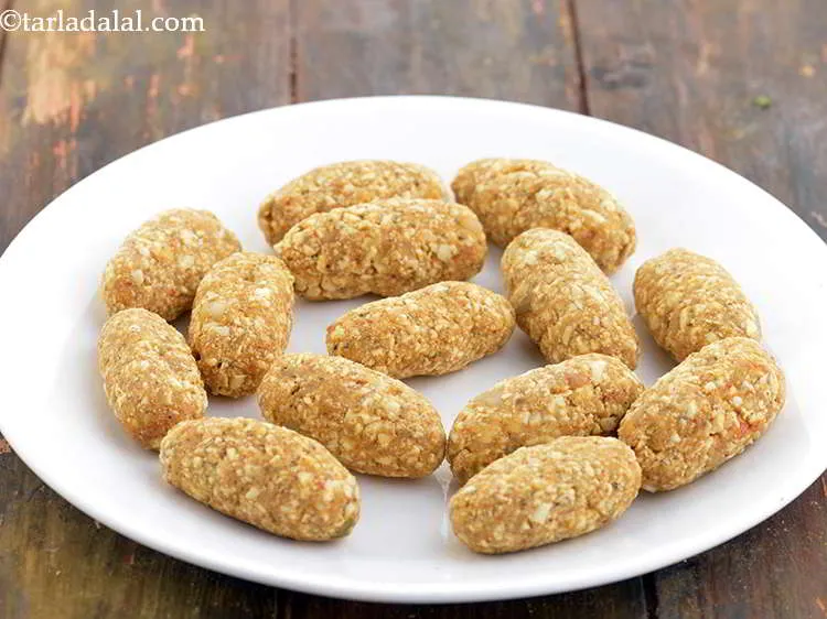 स्टेप 15 – प्रत्येक भाग को एक सिलंडर का आकार दें। आप गेंद …