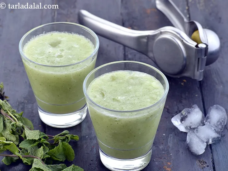 स्टेप 12 – <strong>कुकुम्बर कूलर</strong> को | <strong>रिफ्रेशिंग कुकुम्बर कूलर | खीरा पुदीना …