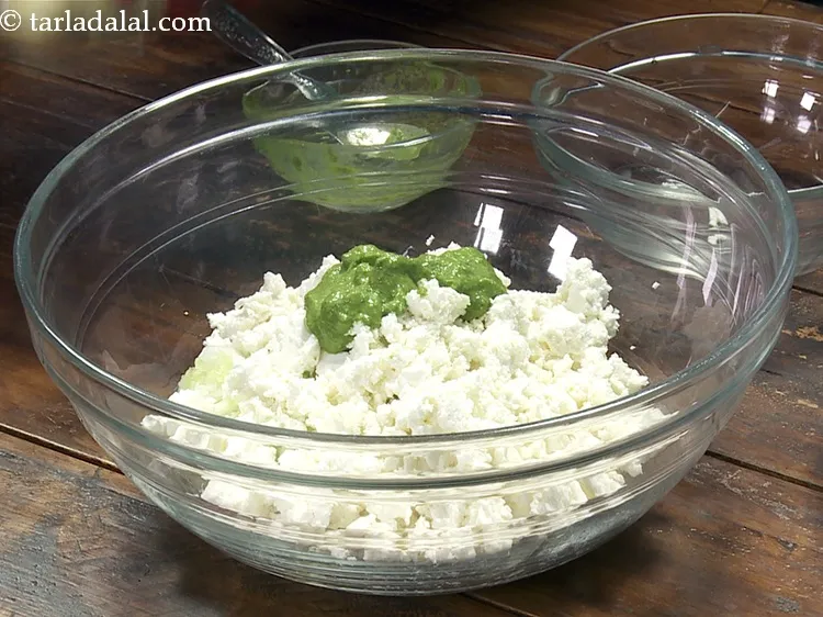 Step 33 – Add 1 tbsp&nbsp;<a href="https://www.tarladalal.com/green-chutney-1468r">green chutney</a>.