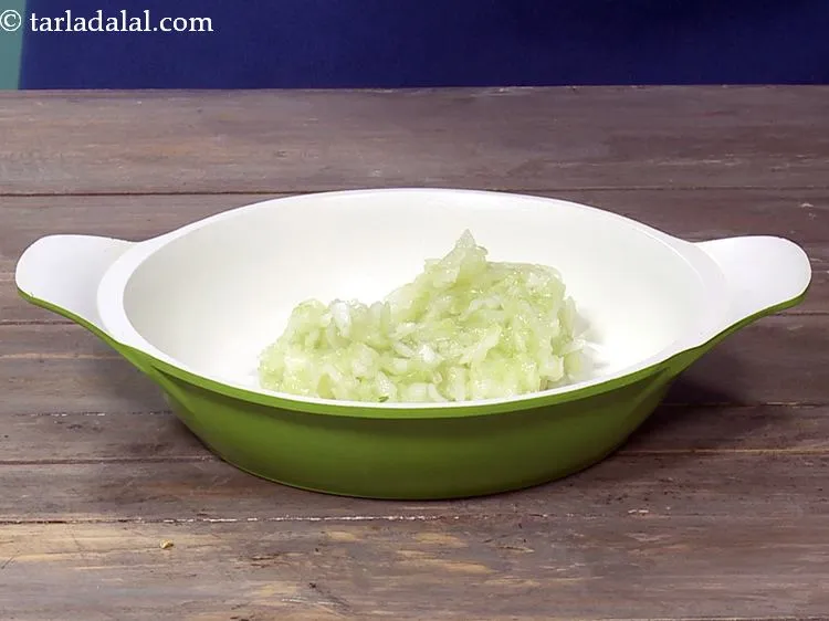 Step 1 – For preparing <meta charset="UTF-8" /><strong>cucumber pancakes recipe&nbsp;|&nbsp;Indian savoury cucumber pancakes&nbsp;|&nbsp;cucumber chilla&nbsp;|&nbsp;cucumber thalipeeth&nbsp;|</strong> in a plate …