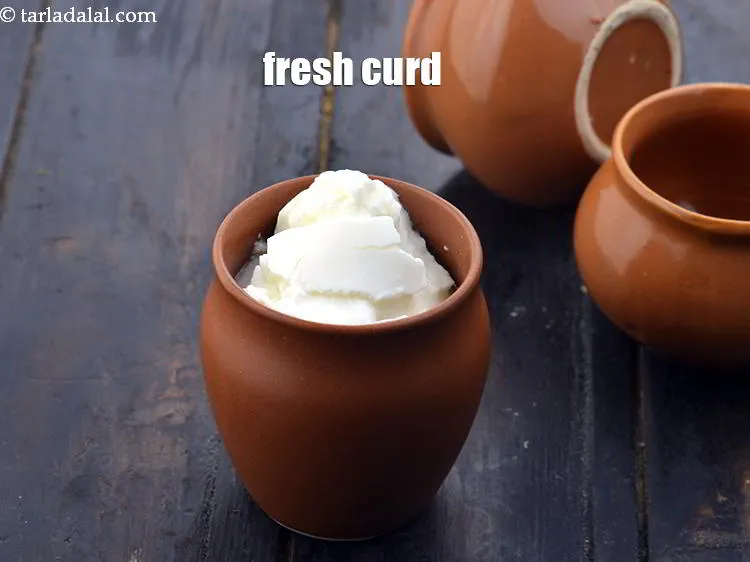 Step 12 – Use fresh curd to restrict the amount of sugar in this smoothie.&nbsp;
