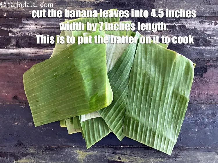 Step 5 – <meta charset="UTF-8" />Cut the banana leaves with a sicossor&nbsp;into small sizes of 4.5 inches width …
