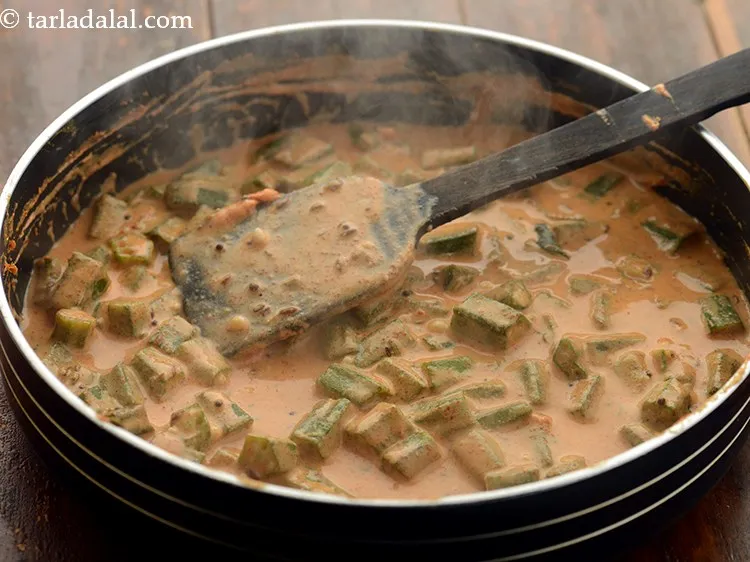 Step 20 – Mix well and bring to a boil. Simmer for 3 to 4 minutes.&nbsp; Do stir …