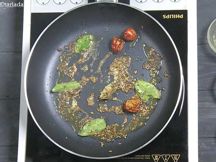 Step 9 – Saut&eacute; on a medium flame for a few seconds and mix well.