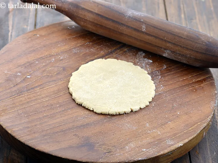 स्टेप 29 – प्रत्येक भाग को 75 मि.मी. (3&quot;) व्यास के गोल में …