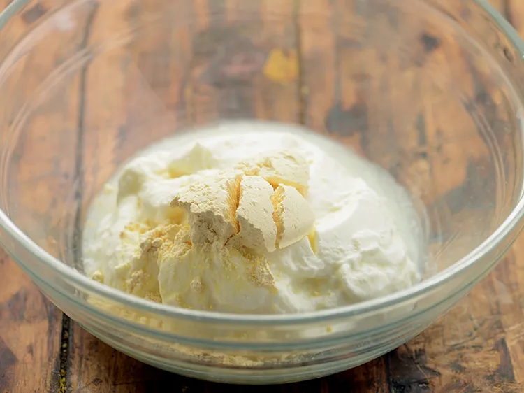 Step 6 – Add besan. It helps in thickening the gravy.