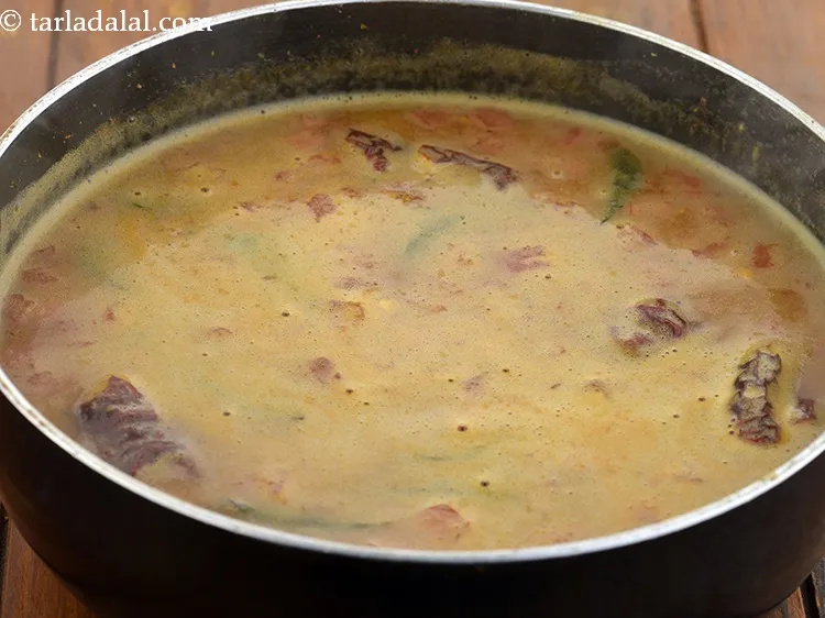 स्टेप 36 – अच्छी तरह से मिलाएँ और मध्यम आँच पर 6 मिनट …