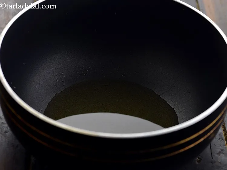 Step 2 – To prepare<strong> Clear broccoli and carrot soup</strong>, heat the olive oil in a deep non-stick …
