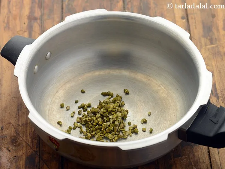 Step 19 – Once all the ingredients for<strong> dal vegetable soup for babies and toddlers</strong> are ready assemble …