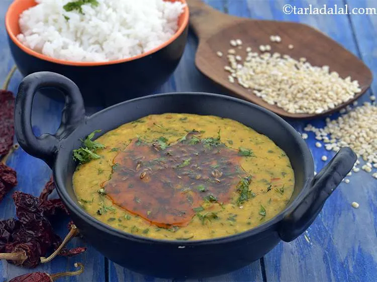 Step 23 – Serve&nbsp;<strong>dal kabila |&nbsp;Mughlai&nbsp;dal kabila | tadka urad dal&nbsp;|&nbsp;</strong>immediately garnished with coriander. You can serve this …
