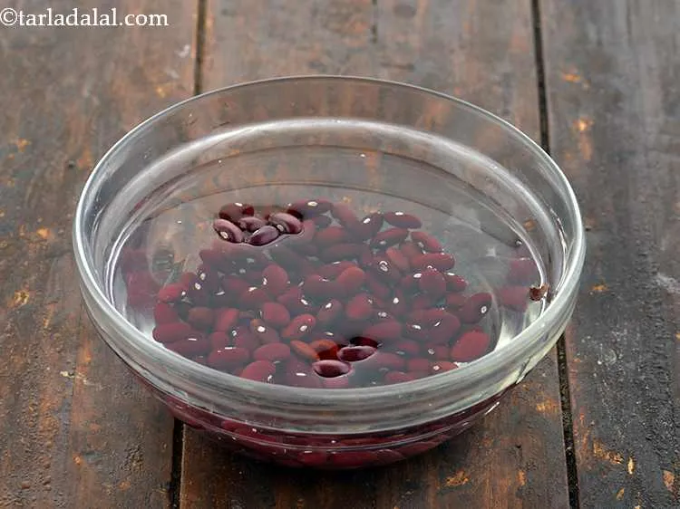 स्टेप 2 – राजमा को एक दूसरे कटोरे में साफ करें, धोएं और …