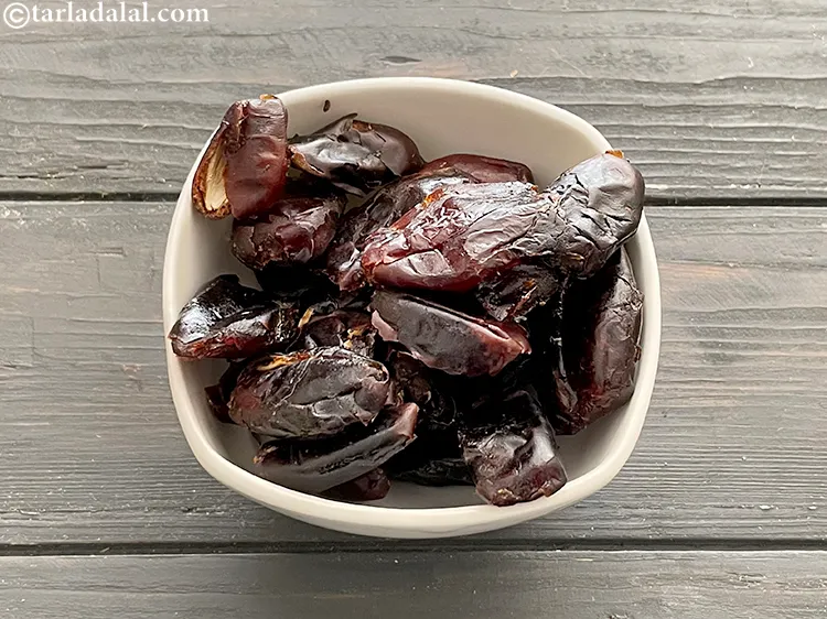 Step 2 – <meta charset="UTF-8" /> To make&nbsp;<strong>date and almond balls recipe | almond date balls healthy dessert …