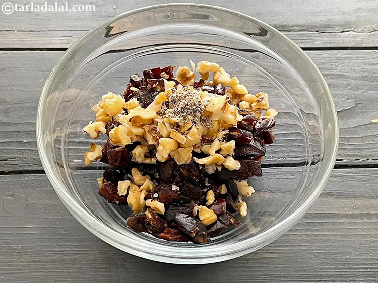 Step 5 – Add some cardamom (elaichi) powder.