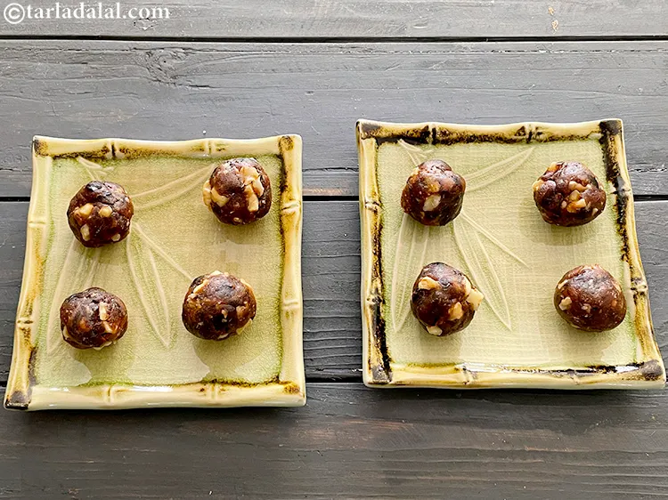 Step 8 – Divide the mixture into 8 portions and shape each portion into a round ball.