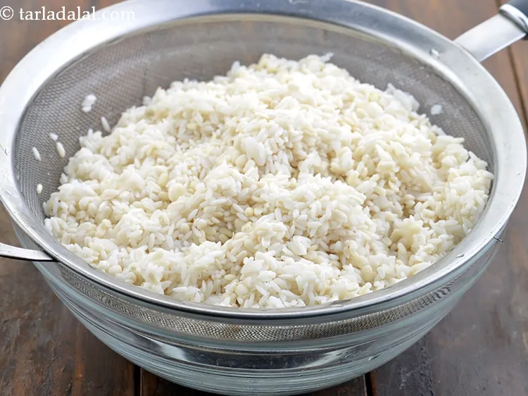 Step 10 – After 8 hours, drain well using a strainer. Discard the water.&nbsp;