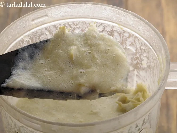 स्टेप 11 – मुलायम होने तक मिक्सर में पीस लें।