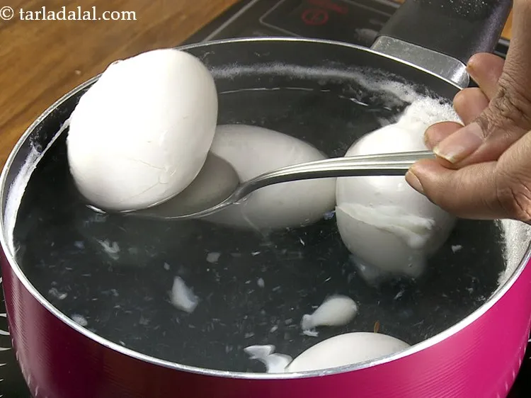 स्टेप 28 – अंडे का खाना पकाने का समय गुणवत्ता के आधार पर …