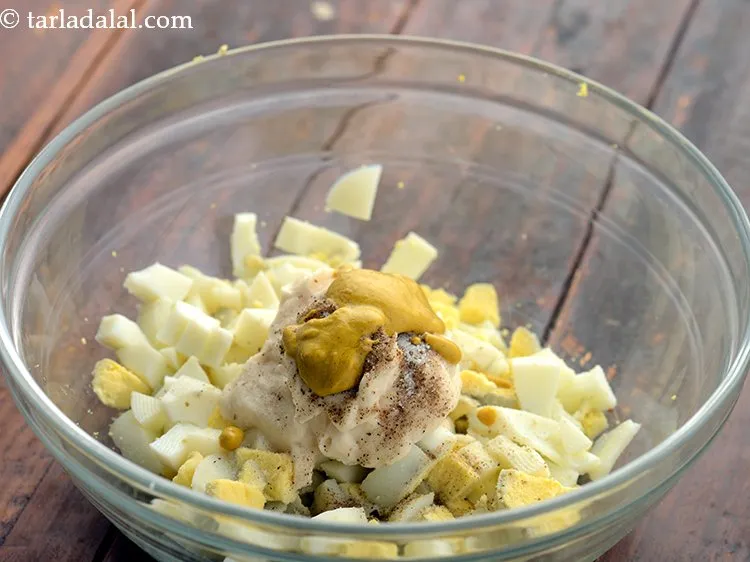 Step 4 – Add mustard paste for a sharp, pungent flavour with a kick of heat.