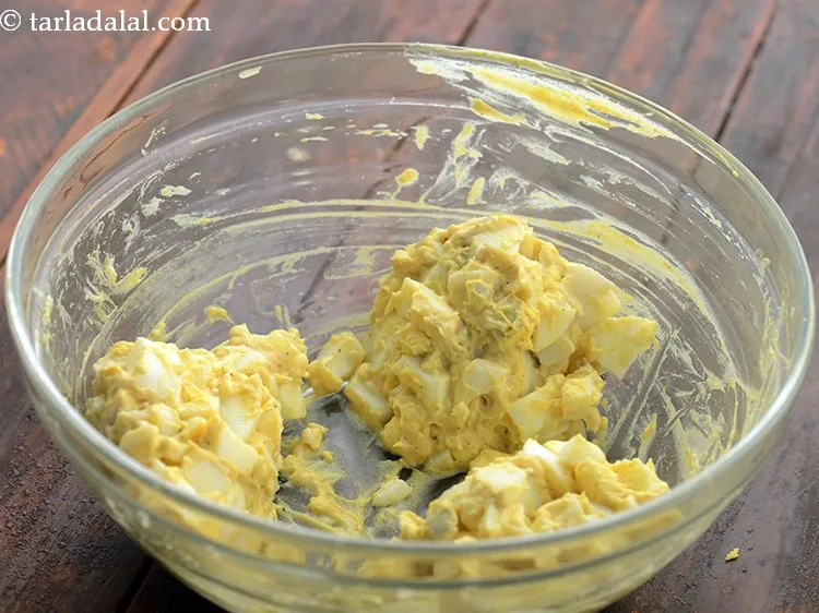 Step 6 – Divide the mixture into 3 equal portions and keep aside.