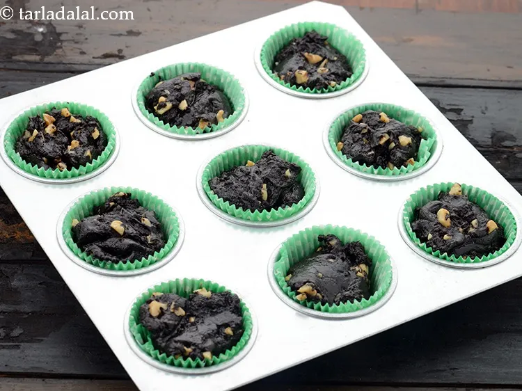 स्टेप 17 – <strong>एगलेस चॉकलेट ब्राउनी मफिन</strong> बनाने के लिए &nbsp;| <strong>अंडा रहित …