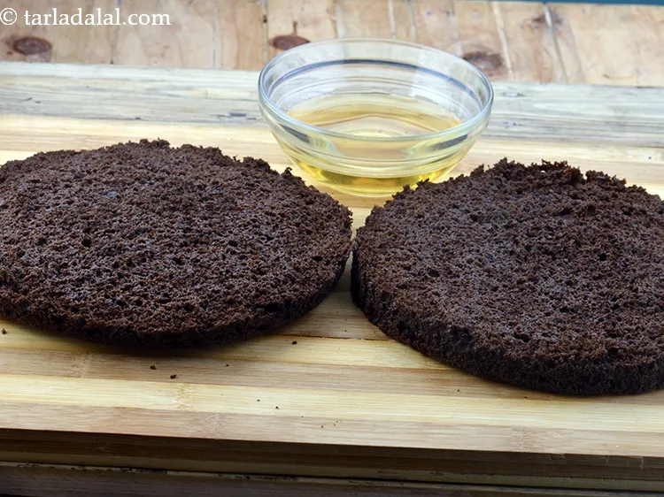 Step 62 – Soak each layer of the sponge cake with 3 tbsp of the soaking syrup.