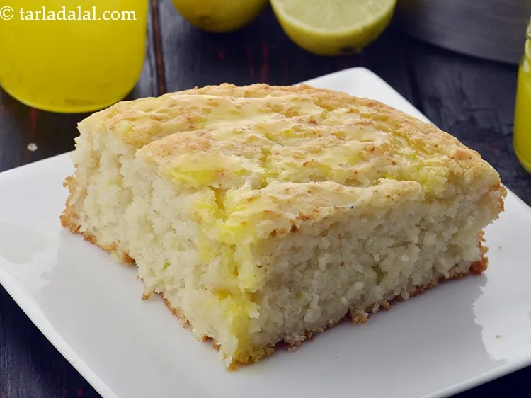 स्टेप 17 – केक को वेज में काट लें।