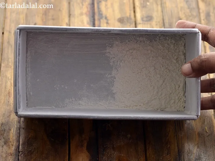 Step 3 – Dust it with plain flour and sift to ensure uniform distribution of the flour.