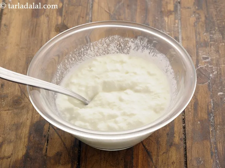 स्टेप 6 – एक साथ मिलाएं और अलग रखें। आप जैसे ही मिश्रण …