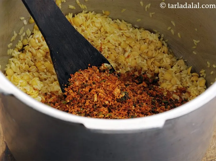 Step 31 – Add the remaining masala.