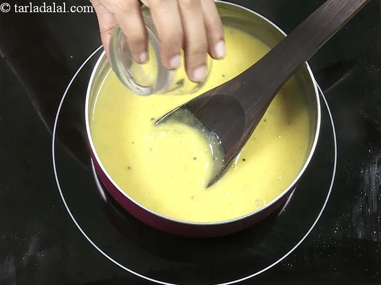 Step 19 – Add 1/2 tsp&nbsp;<a href="https://www.tarladalal.com/glossary-lemon-juice-numbi-ka-ras-nimbu-ka-juice-471i">lemon juice</a> and mix well.