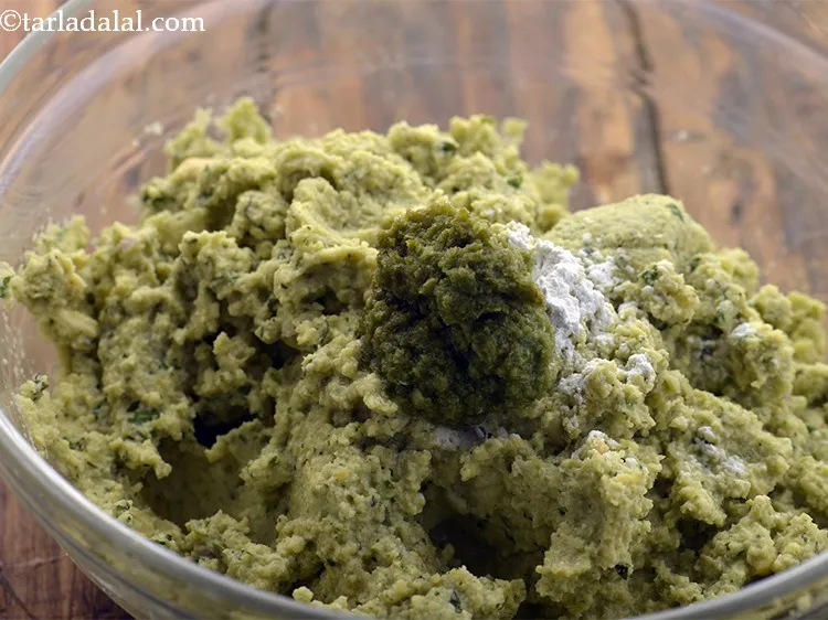 Step 15 – Add the green chilli paste. Add more or less as per your liking.