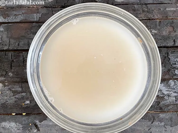 स्टेप 3 – सामा को पानी के बाउल में डालिये और साफ कर …