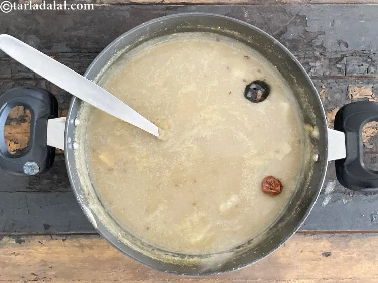 स्टेप 73 – <strong>फराली सांबर</strong> को अच्छी तरह मिला लें।