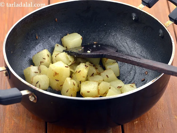 Step 31 – Saut&eacute; on a medium flame for 2 to 3 minutes.