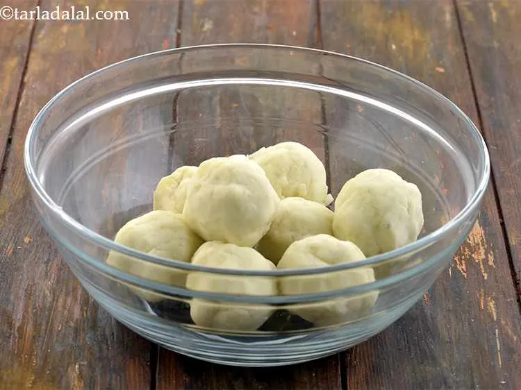 Step 20 – Divide the potato mixture into 8 portions and keep aside