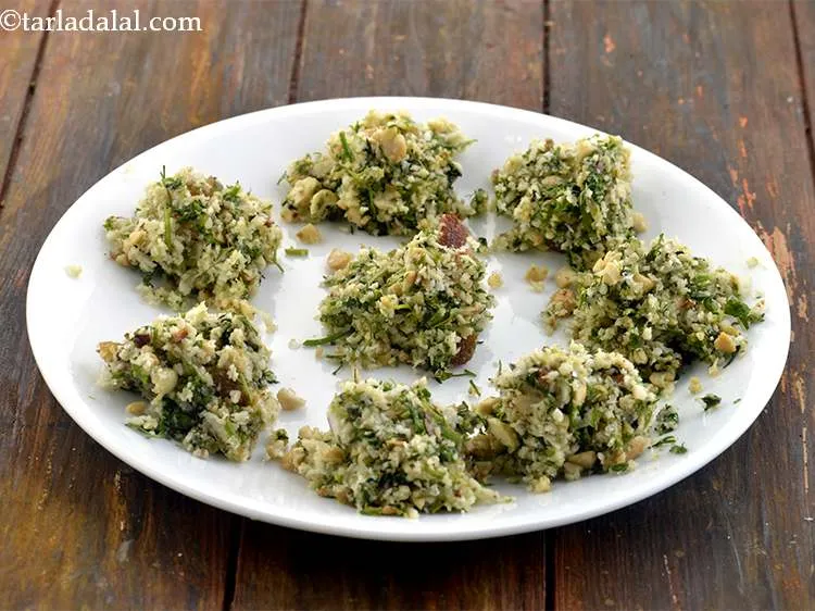 Step 21 – Also divide the stuffing into 8 equal portions and keep aside.