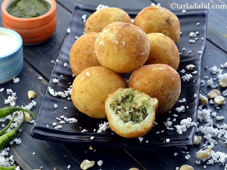 Step 30 – Arrange the <strong>Farali Pattice</strong> on a serving plate and serve&nbsp; them immediately with teekha chutney …