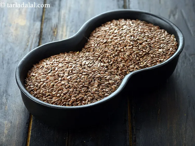 Step 21 – Sprinkle 2 tsp&nbsp;<a href="https://www.tarladalal.com/glossary-flax-seeds-alsi-alsi-seeds-alsi-ke-beej-1598i">flaxseeds</a>&nbsp;over it.&nbsp;