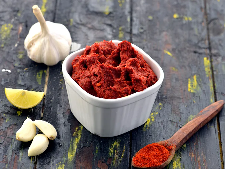 Step 2 – The <a href="https://www.tarladalal.com/Fresh-Garlic-Chutney-Spicy-Lasun-Chutney-Indian-Lahsun-Chutney-2865r"><u>fresh garlic chutney</u></a>&nbsp;can be made a day prior and stored in the refrigerator. …