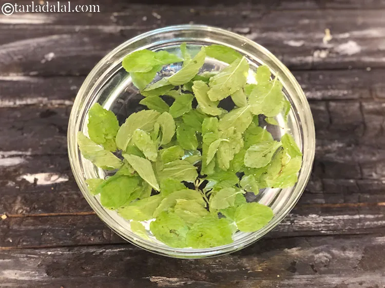 Step 5 – Add 4&nbsp;cups of hot water.