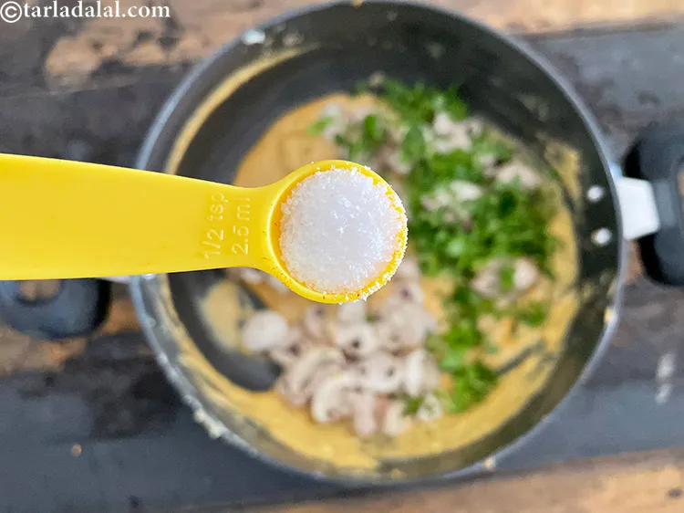 स्टेप 45 – स्वादानुसार नमक डालें।