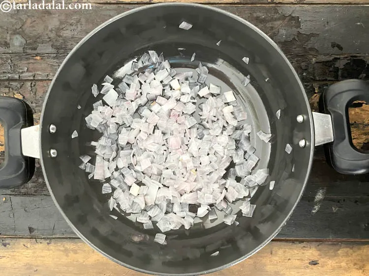 स्टेप 20 – थोड़ा ठंडा होने के लिए अलग रख दें।