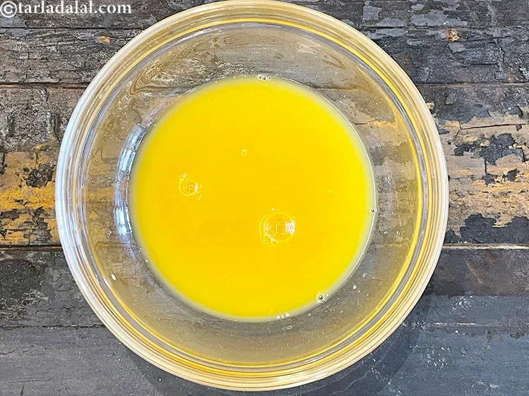 Step 3 – To make fruit punch, in a deep glass bowl put&nbsp;<!--%3Cmeta%20charset%3D%22UTF-8%22%20%2F%3E-->3/4 cup&nbsp;chilled readymade&nbsp;<a href="glossary-orange-juice-santre-ka-ras-narangi-ka-juice-118i">orange juice</a>.