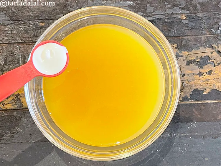 Step 6 – Add&nbsp;<meta charset="UTF-8" />1 tbsp&nbsp;<a href="glossary-fresh-cream-1877i">fresh cream</a>.