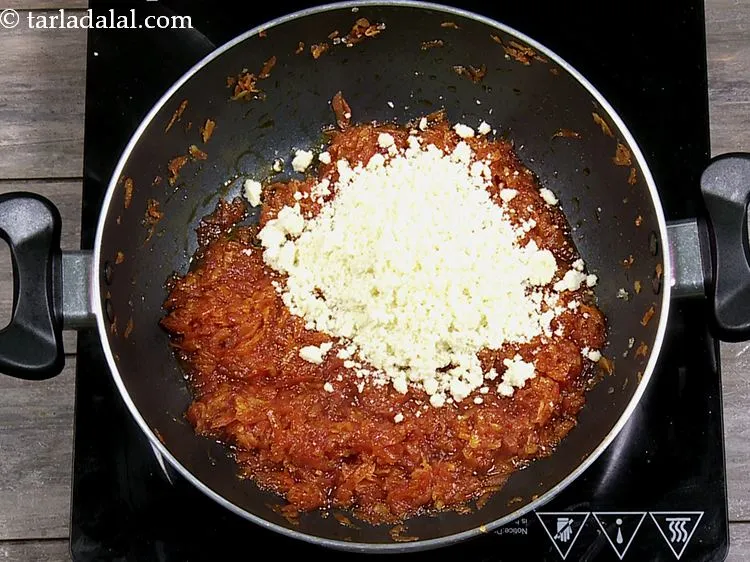 Step 18 – Add the mava. It adds a rich, creamy texture to <strong>carrot halwa</strong>. Learn&nbsp;<a href="https://www.tarladalal.com/Khoya-Or-Mawa-How-To-Make-Khoya-2003r" target="_blank">Khoya …