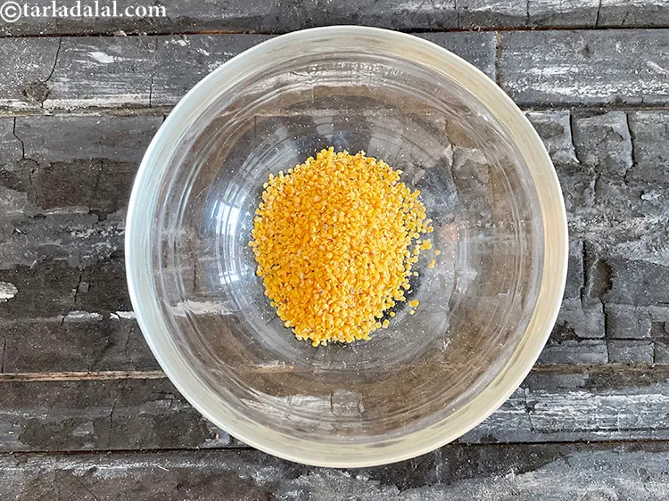 Step 11 – In a small glass bowl put&nbsp;<meta charset="UTF-8" />2 tsp&nbsp;<a href="glossary-split-mustard-seeds-rai-na-kuria-rai-kuria-527i">split mustard seeds (rai na kuria)</a>.