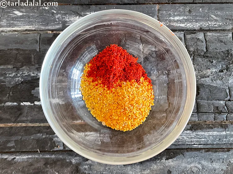 Step 13 – Add&nbsp;<meta charset="UTF-8" />1 tsp&nbsp;<a href="glossary-chilli-powder-red-chilli-powder-339i">chilli powder</a>.